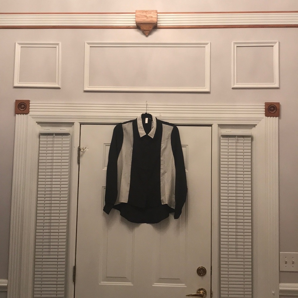 NWT Forever 21 Black and White Button-Up Blouse